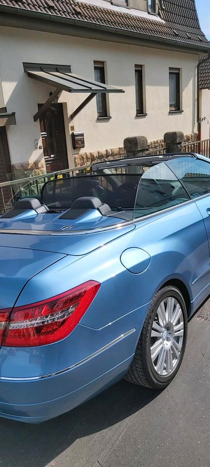 MERCEDES  BENZ CABRIO  E 200  Typ 207  39000 km in Meiningen