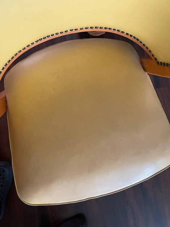 Vintage Stuhl zu verkaufen Leder Optik in Sinn
