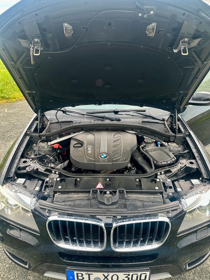 BMW X3 xdrive 20d F25 gut gepflegt TÜV viel Service! in Mistelgau