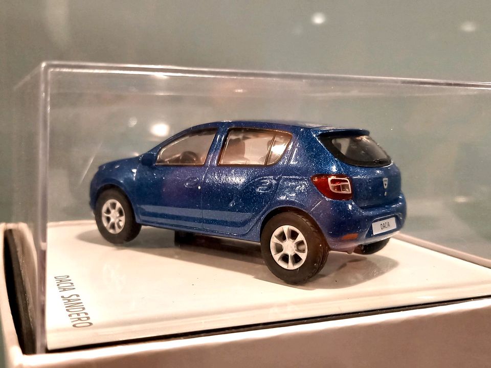 Dacia Sandero II ph1 2012-2016 blau 1/43 KengFai in Aachen