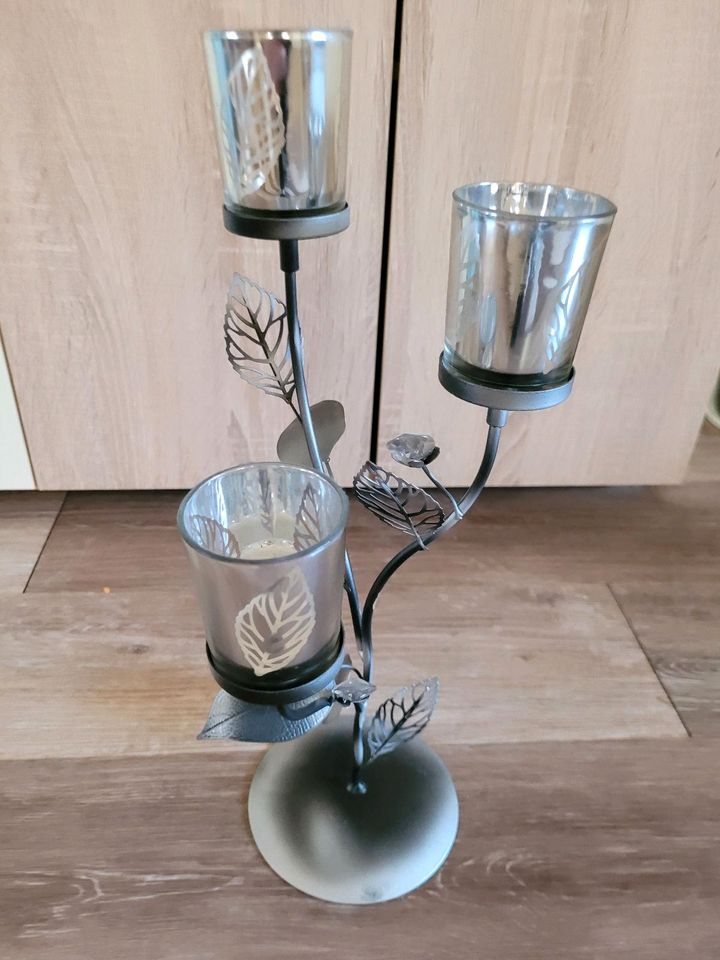 Kerzenhalter mit 3 Gläser ,grau/ Silber,aus Metall in Recklinghausen