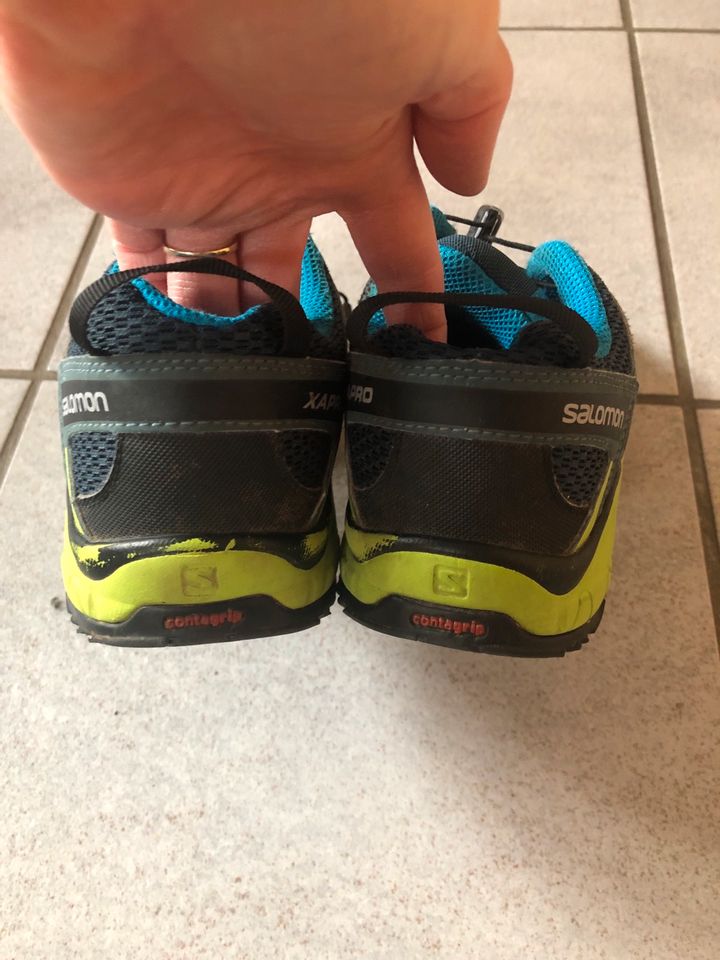 Salomon Trekkingschuhe, Turnschuhe, Wanderschuhe Größe 35 in Niddatal