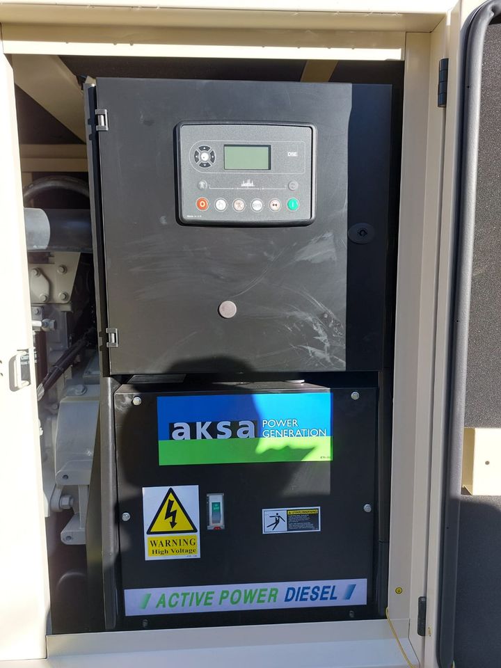 Aksa 55 kVA 44KW Diesel Generator Notstromaggregat Stromerzeuger in Tanne