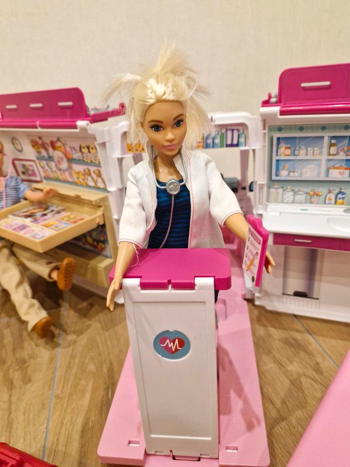Barbie Krankenwagen in Linnich