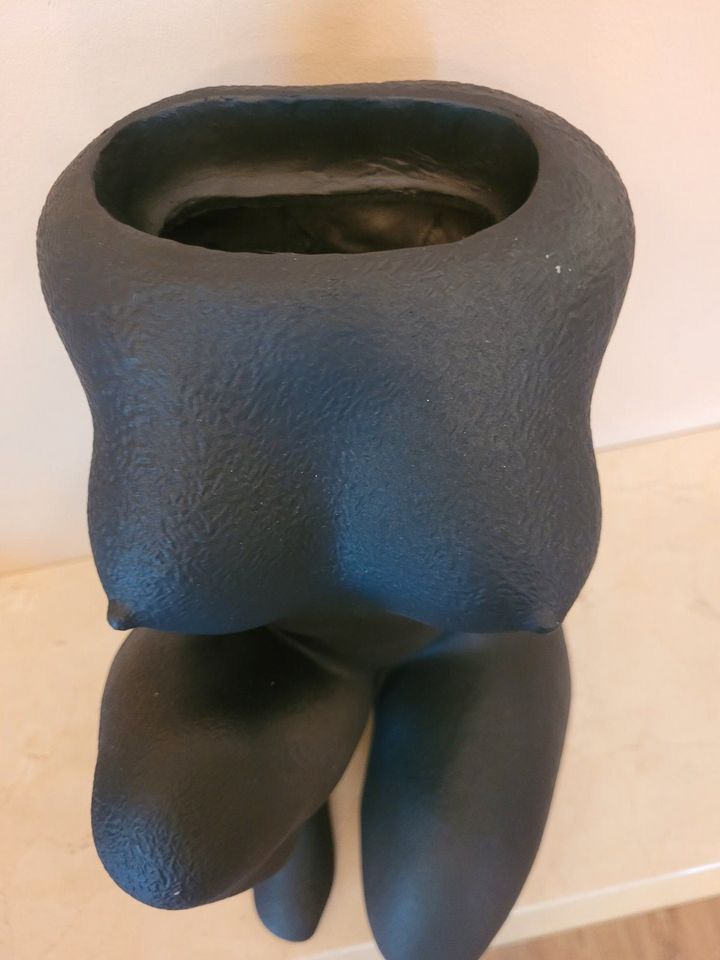 Figur Frau Torso Vase Nackt Deko Polyresin 37cm  NEU in Bissendorf