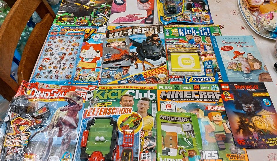 Zeitschriften Comics 11 Stück Minecraft Deadpool in Solingen