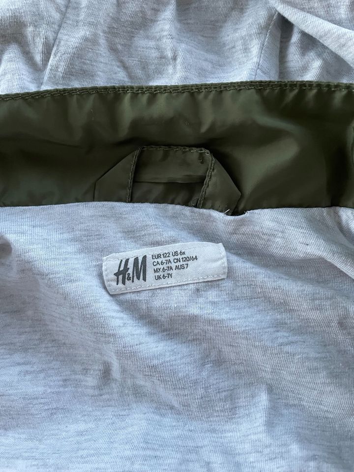 Jacke mit Jerseyfutter Khaki grün Gr. 122 H&M Sommer top! in Wasserburg am Inn