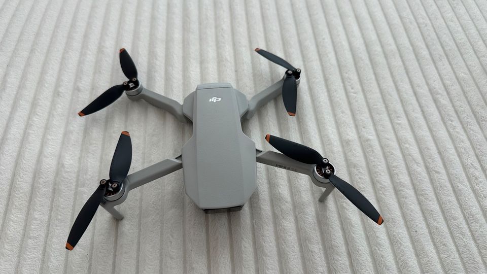 DJI Mini 2SE Fly More Combo- Wie Neu in OVP in Freiburg im Breisgau