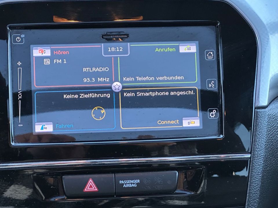 Suzuki Vitara 1.6  Panorama+Alcantara+Bi-Xenon+Navi+EU6 in Merzig