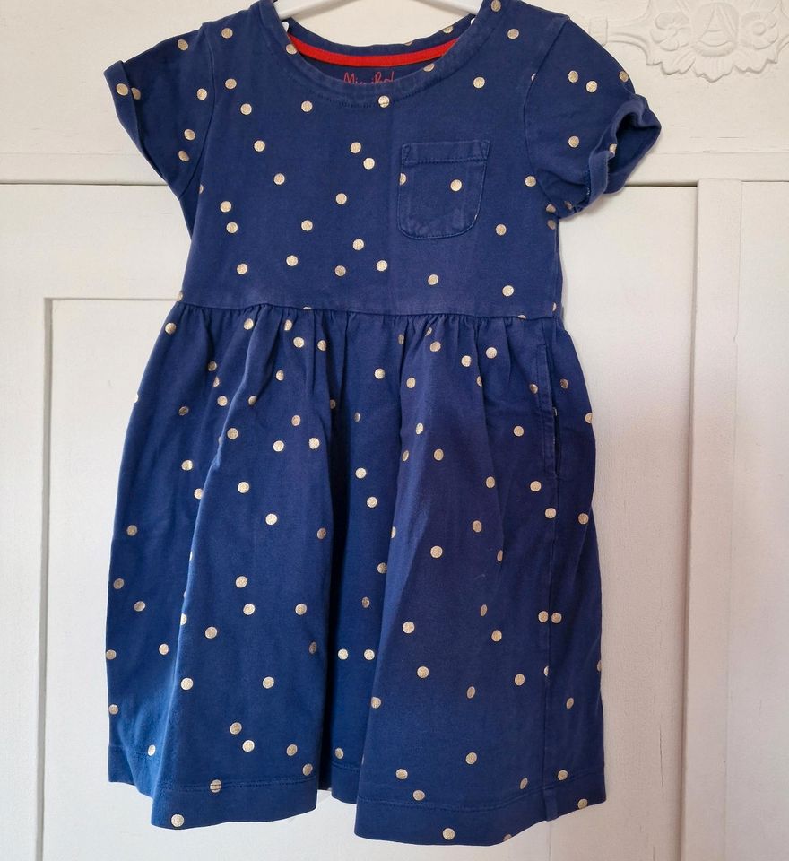 Mini Boden Kleid Gr. 122 ❤️ Dunkelblau goldene Pünktchen  Froddo in Wolfsburg