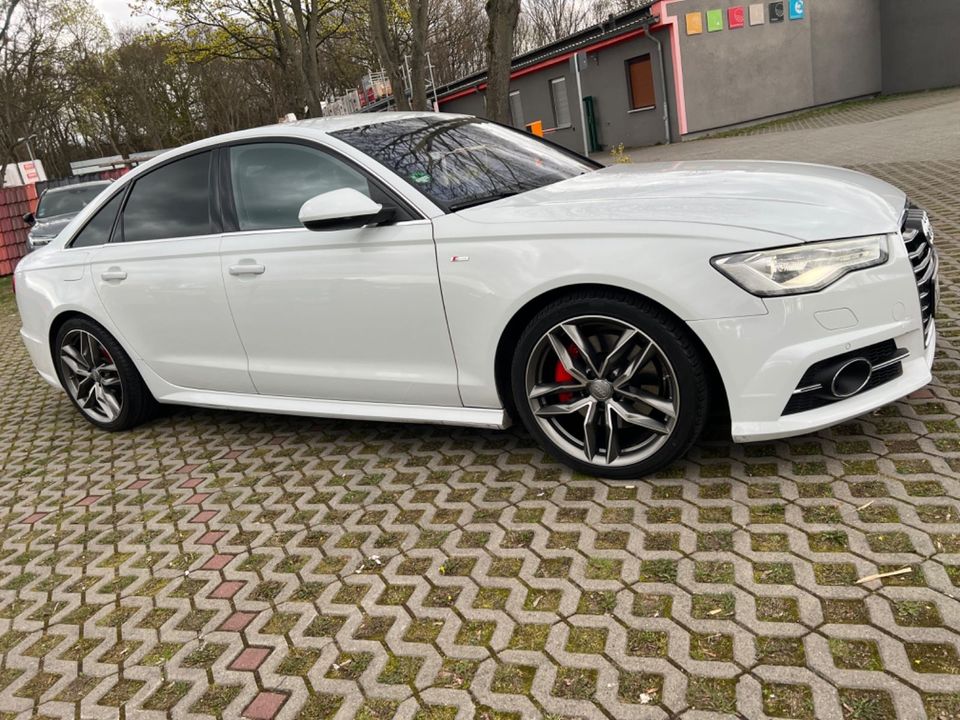 Audi A6 Lim 3.0 S-line HeadUp Totwink Distronic Leder in Berlin