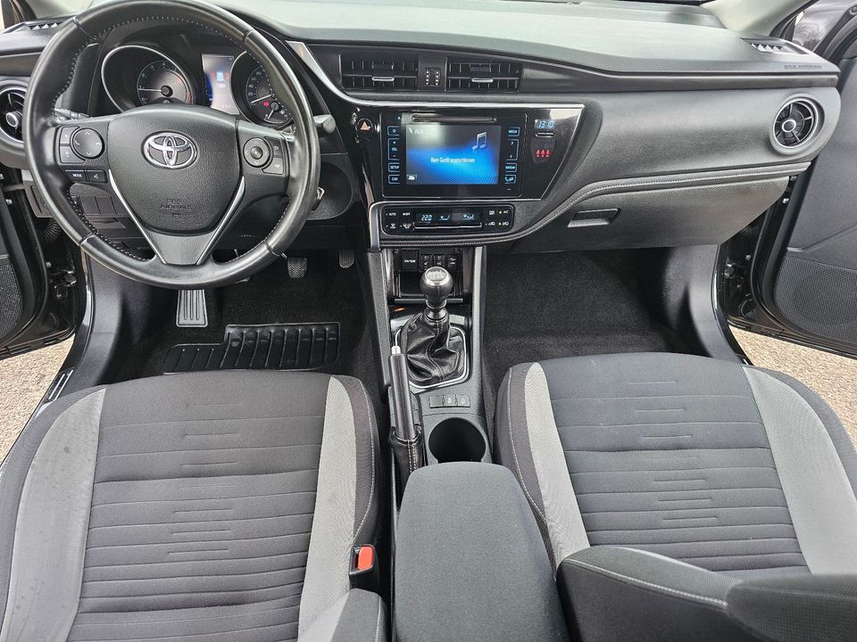 Toyota Auris Touring Sports Edition-S in Stendal