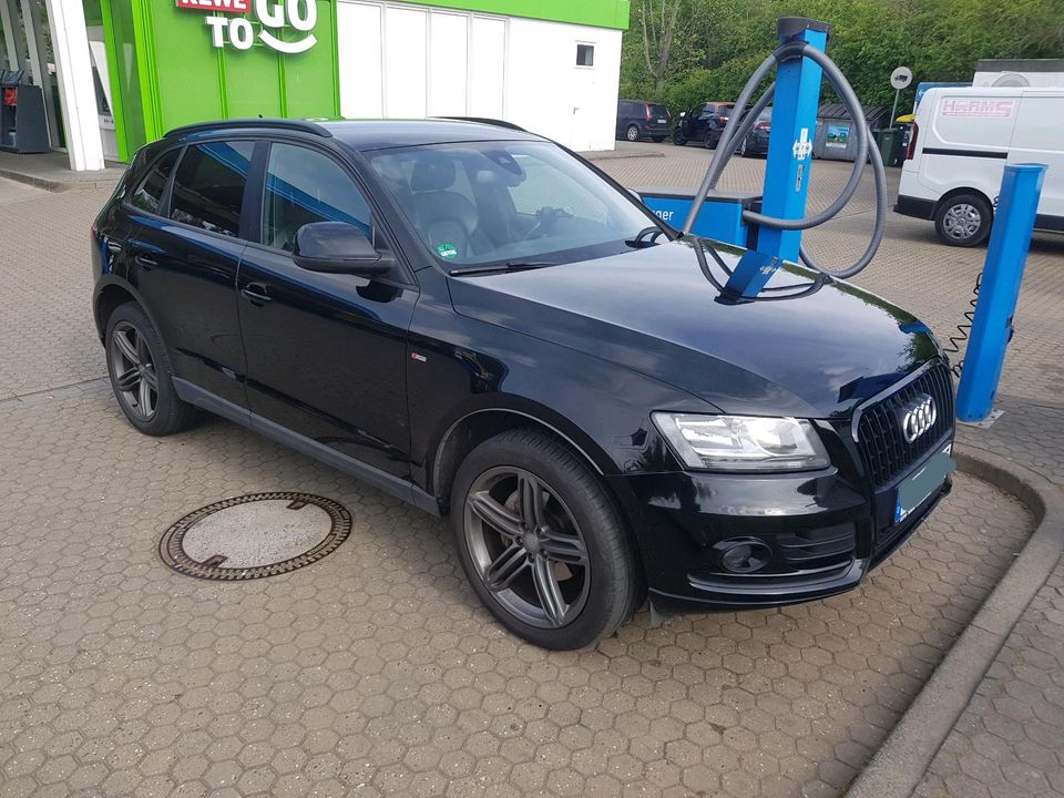 AUDI Q5 2.0 TDI  S Line STANDHEIZUNG in Wolfenbüttel