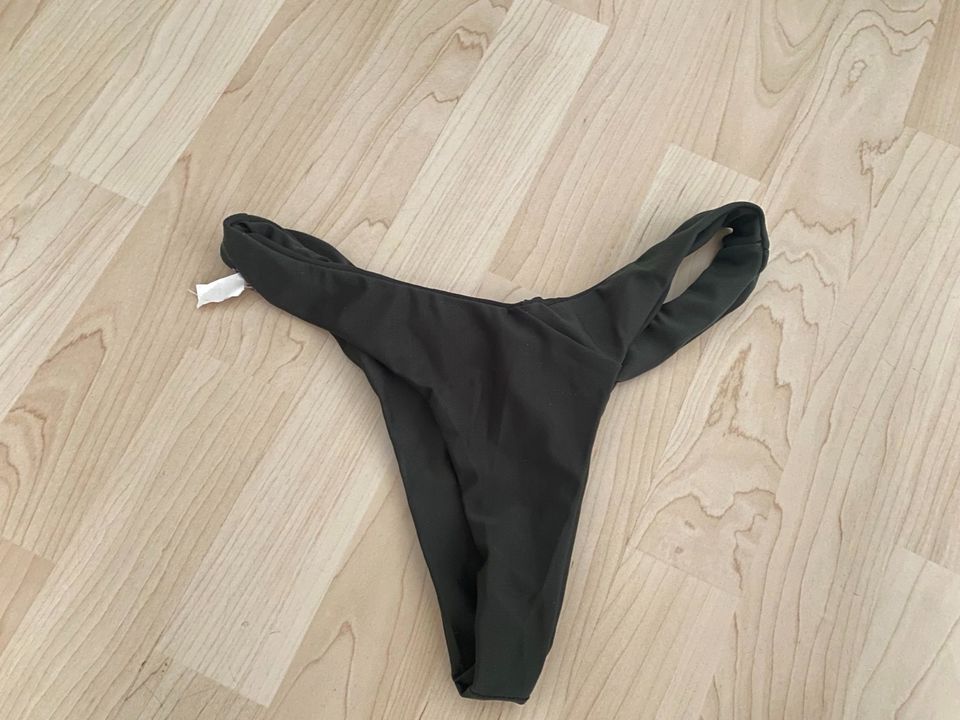 Bikini Tanga Hose in Gr S je 2 € in Frankfurt am Main