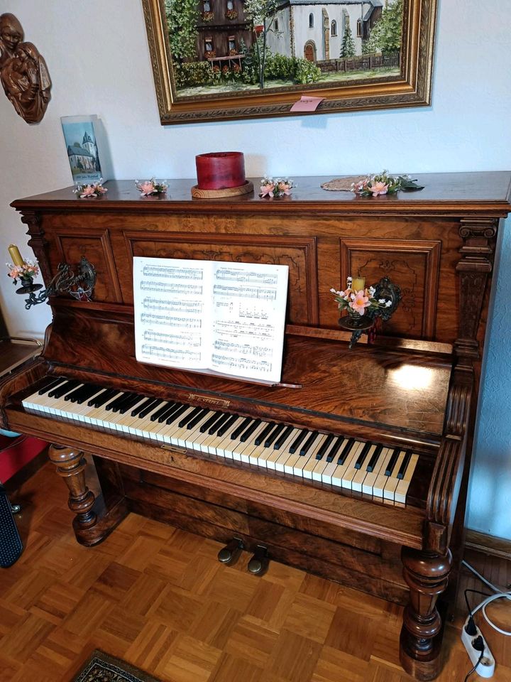 Antikes Klavier in Marburg