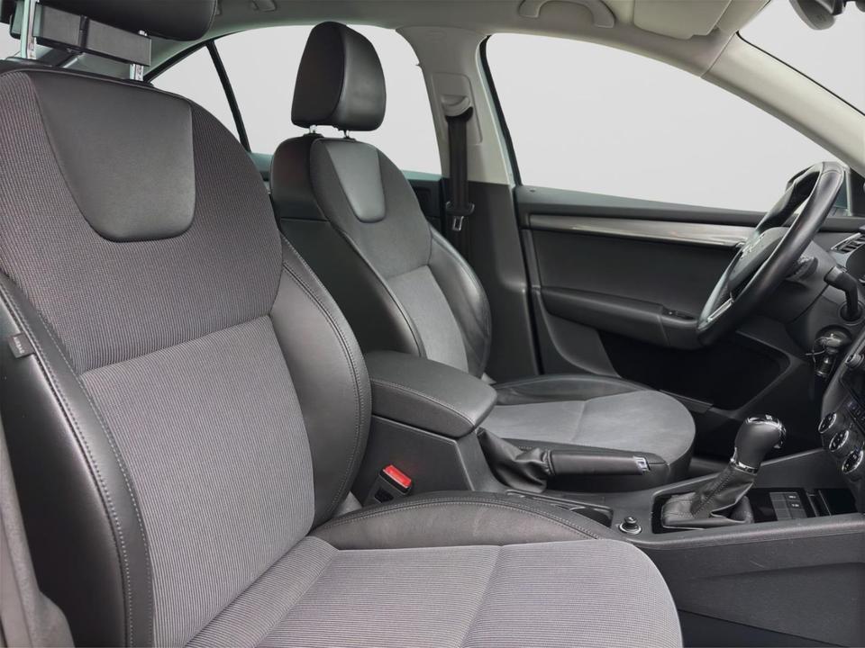 Skoda Octavia Limousine 1.4 TSI DSG STYLE NAVI LED PDC in Hamm