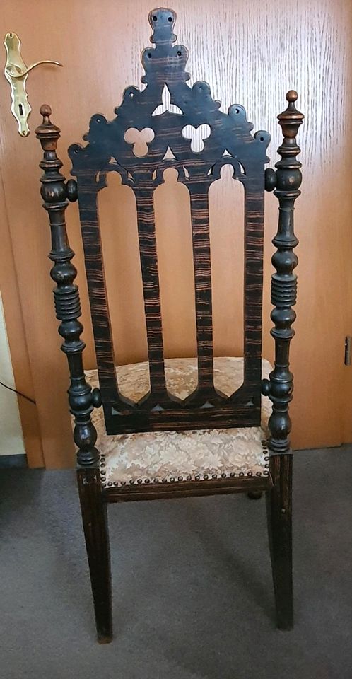 Stuhl Antik - neogotisch - über 100 Jahre alt - toller Zustand in Rastede