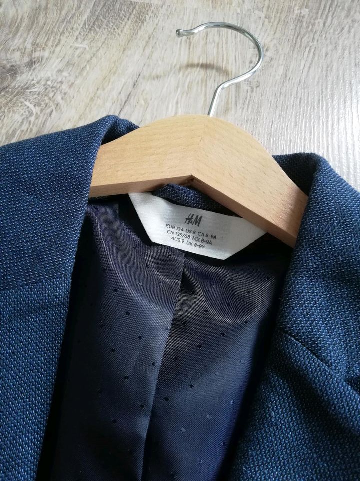 H&M Anzug Sakko Hose Gr 134 Shirt Set blau Kommunion Hochzeit in Grafenwöhr