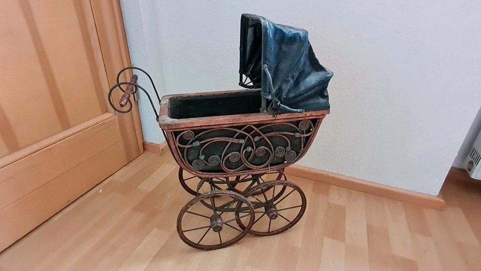 Puppenwagen - Kinderwagen - Antik - Deko in Oberthulba