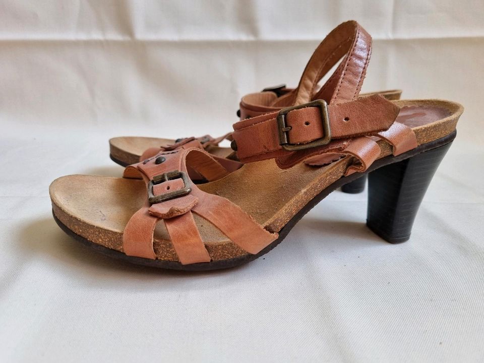 Leder Sandalen in Raubling