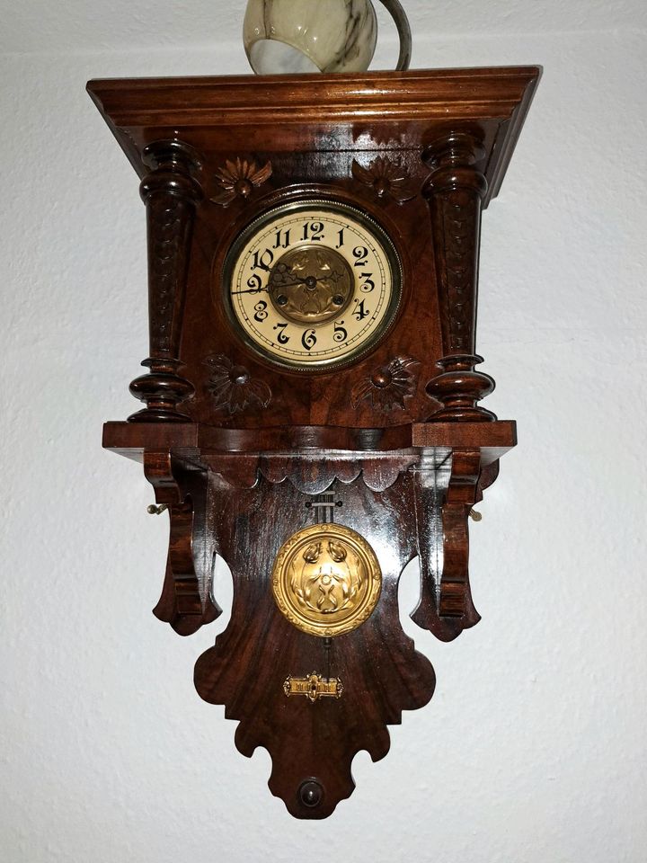 Wanduhr , Regulator in Leipzig