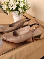 Elegante Ara Sling Pumps Gr 42 Weite H Niedersachsen - Oldenburg Vorschau