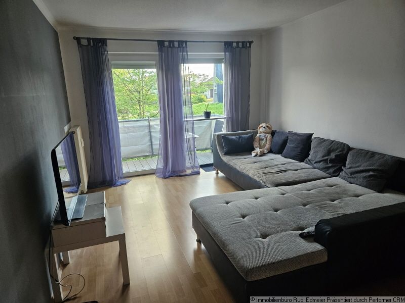 Schöne 3 Zimmer Wohnung mit Balkon un EBK in Metten