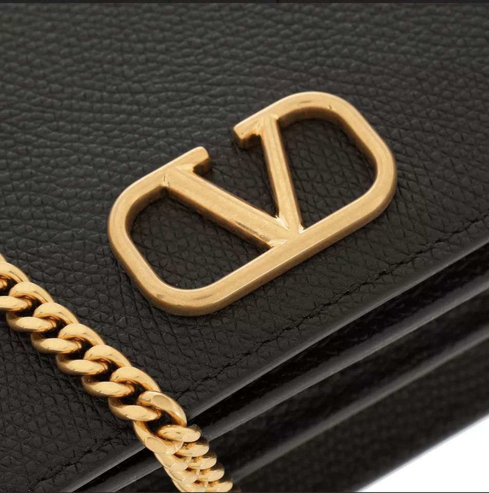Valentino Garavani V-Logo Crossbody Bag Tasche neu mit Etikett in Berlin