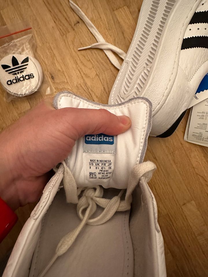 Adidas Superstar Vin 667287 EU 42 2/3, US 9, UK 8,5 in OVP in Hamburg