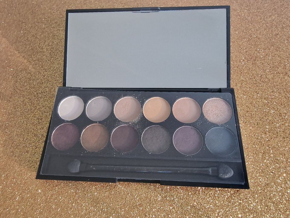 Sleek MakeUP iDivine Eye Shadow Palette Au Naturel in Freilassing