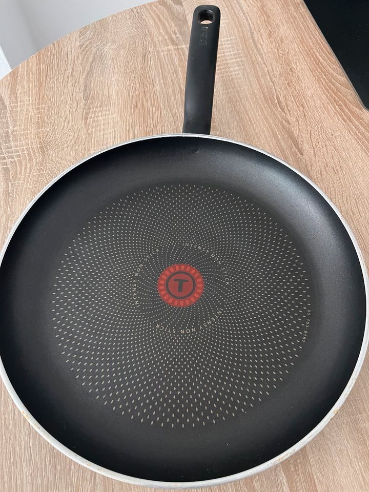 Tefal / Bratpfanne 32cm in Langenfeld