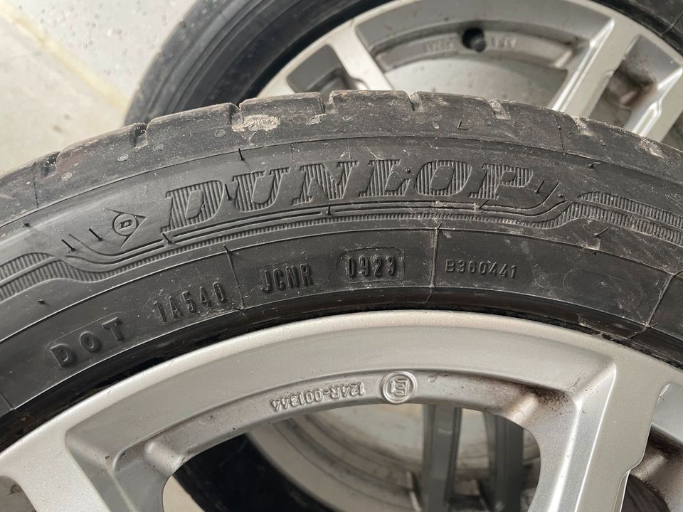 Neuwertige Sommerreifen 225 / 50 R17 Dunlop auf Alufelgen 7jx17H2 in Markt Indersdorf