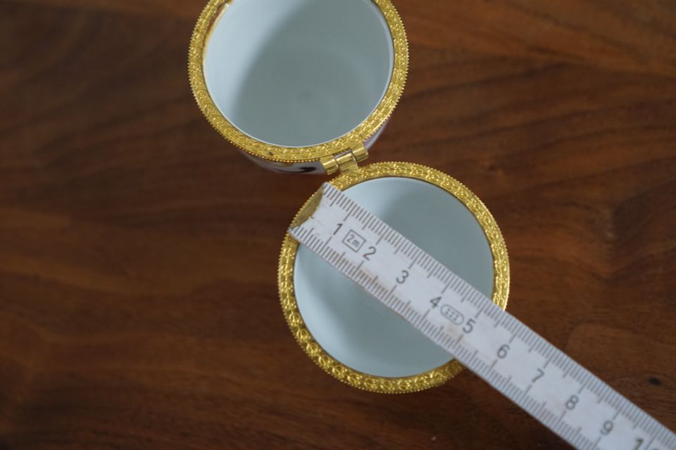Schmuckbehälter wie Fabergé-Ei Schmuckdose bemalt Muster gold in Bückeburg