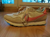Nike Sneaker Größe:37,5 wie neu Sachsen-Anhalt - Halle Vorschau