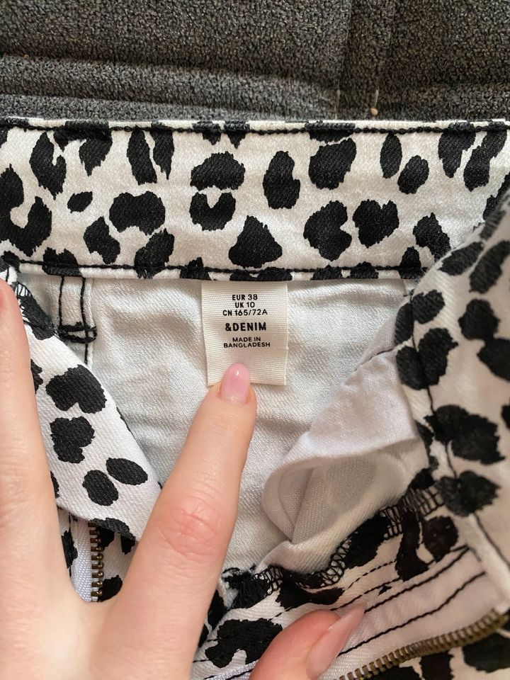 Kleiderpaket Shorts/Röcke Zara H&M 38 in Bremen