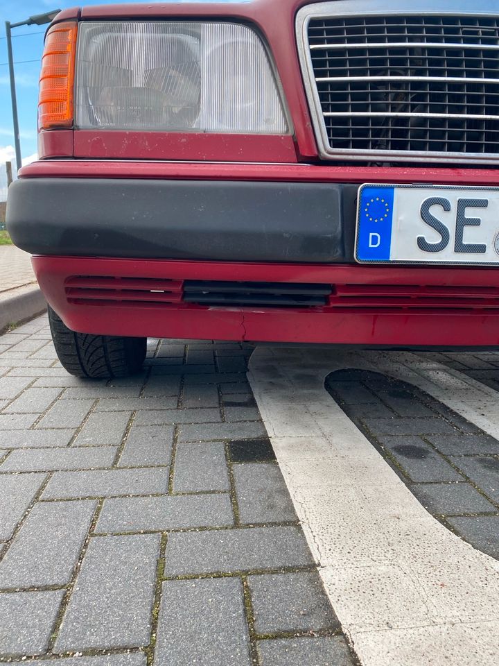 Mercedes Benz E200 124T  Benzin in Bad Segeberg