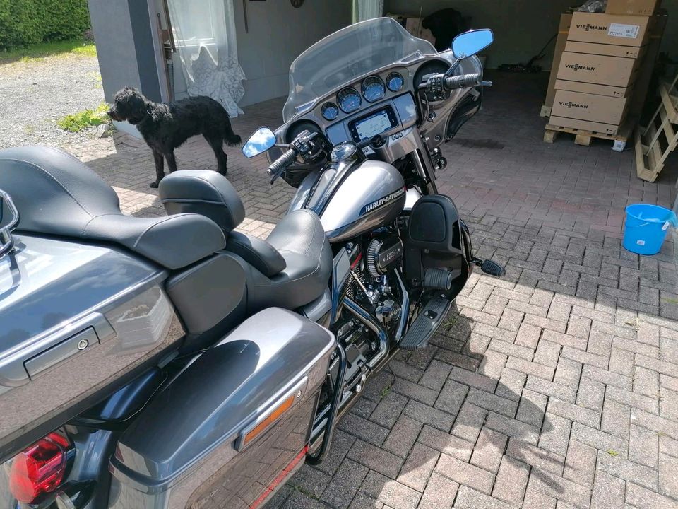 Harley-Davidson Cvo Ultra limited,  Standort Baden-Württemberg in Damlos