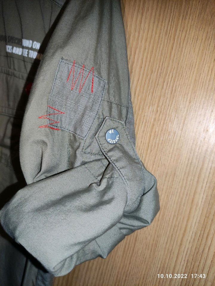 Cooles Jungen Langarmhemd WE khaki Gr.122/128 mit tollen Details in Leipzig