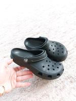 Crocs Pantoletten Sandalen M4 W6 schwarz Gr. 36/37 Bayern - Klingenberg am Main Vorschau
