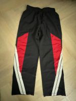 Wide Leg Trainingshose mit rot-weißen Streifen Sachsen - Radebeul Vorschau