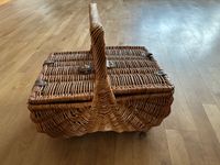 Picknickkorb Rattan mit Henkel für 4 Personen mit Zubehör Hessen - Heidenrod Vorschau