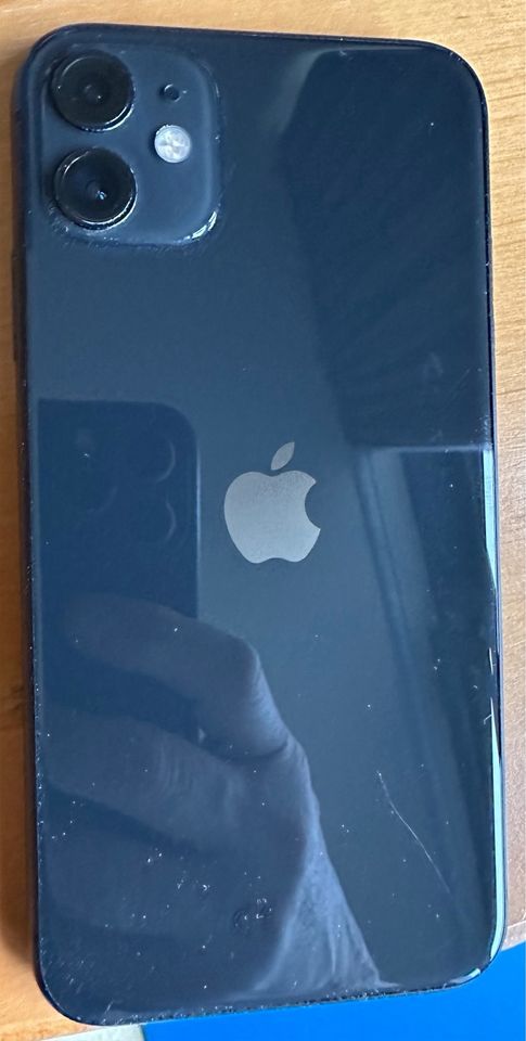 Apple IPhone 11 schwarz 128 GB in Hadamar
