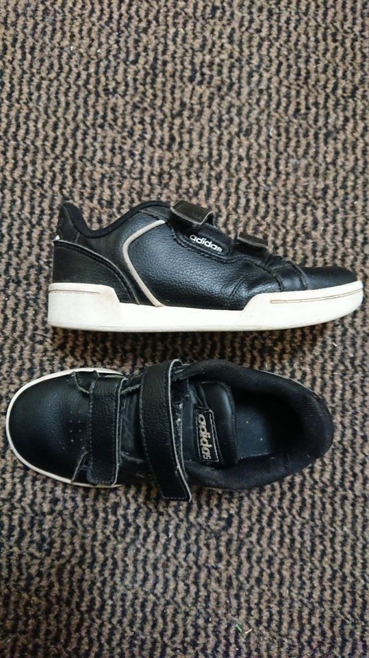 adidas Turnschuhe Leder Größe 31 in Oststeinbek