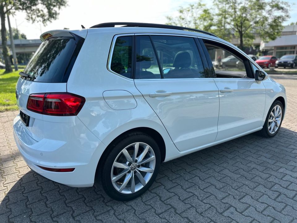 Volkswagen *Golf Sportsvan VII Highline *ACC*STANDHEIZUNG* in Mannheim