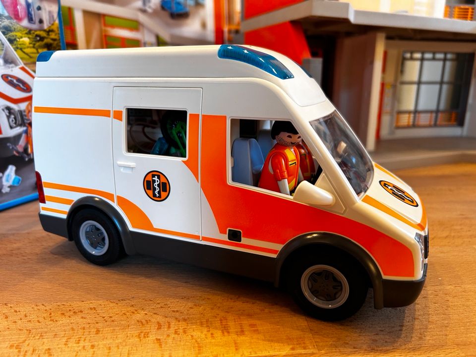 Playmobil Kinderkrankenhaus Konvolut mit Heli und RTW in Wenden