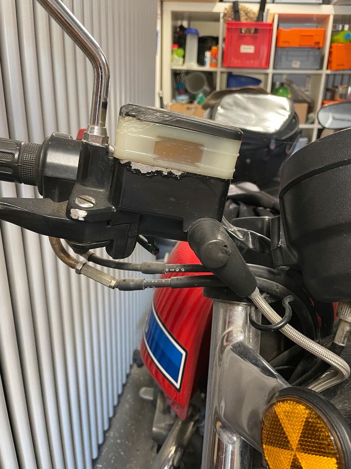 Honda CB 400N in Ihrlerstein