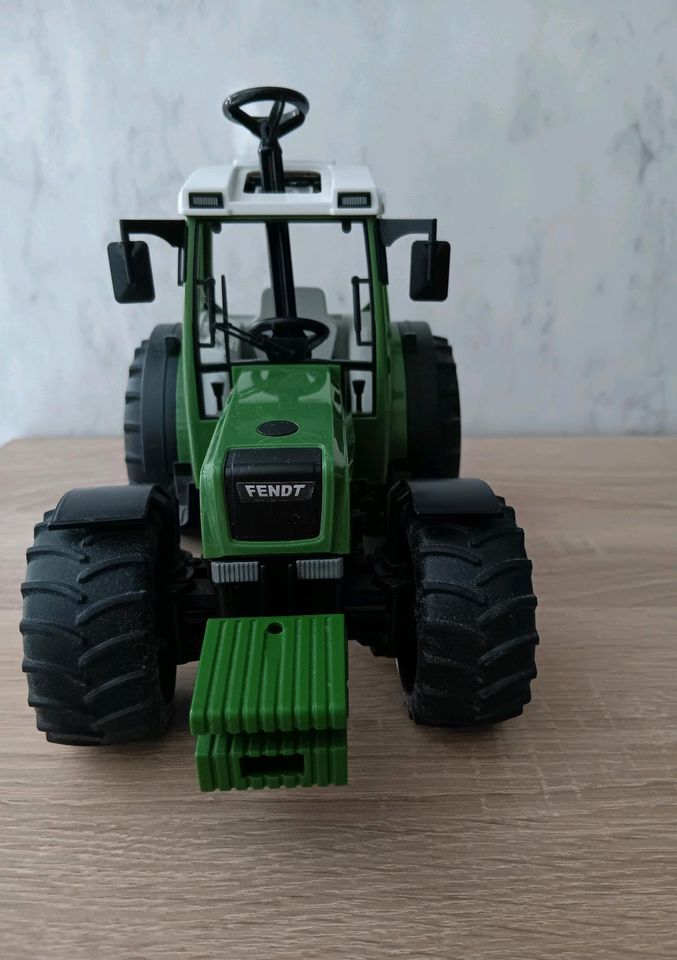 Bruder Traktor in Niederaichbach