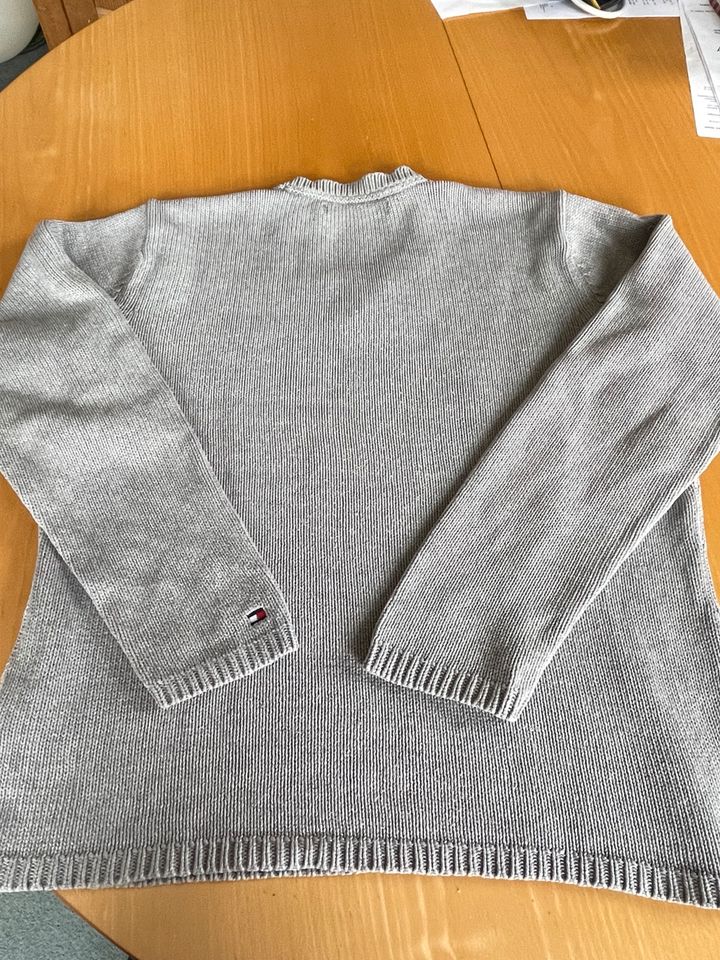 Tommy Hilfiger Baumwollpullover Gr. L in Düren