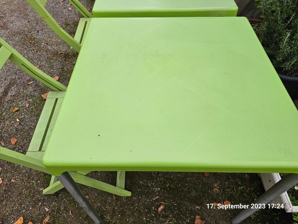 Möbelset Tisch 70 x 70 cm + Stuhl klappbar 2 Sets in Köln