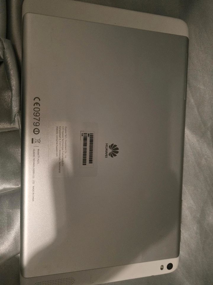 Huawei Media Pad T1 10 LTE weiss in Hamburg